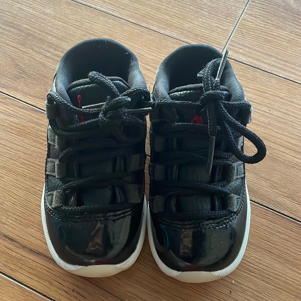 Jordan low 11s toddler size 7c